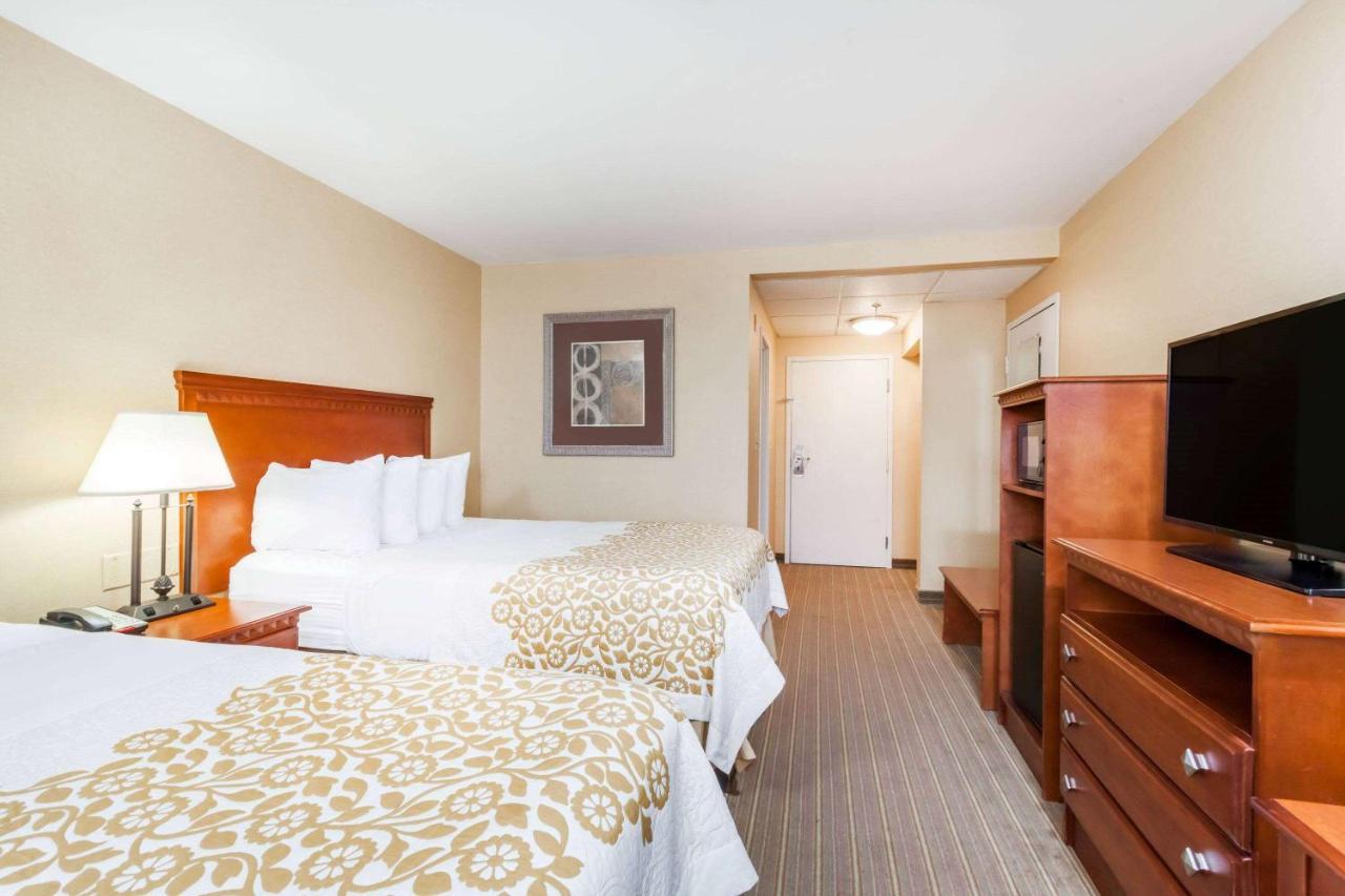 Days Inn By Wyndham Windsor Locks / Bradley Intl Airport Εξωτερικό φωτογραφία
