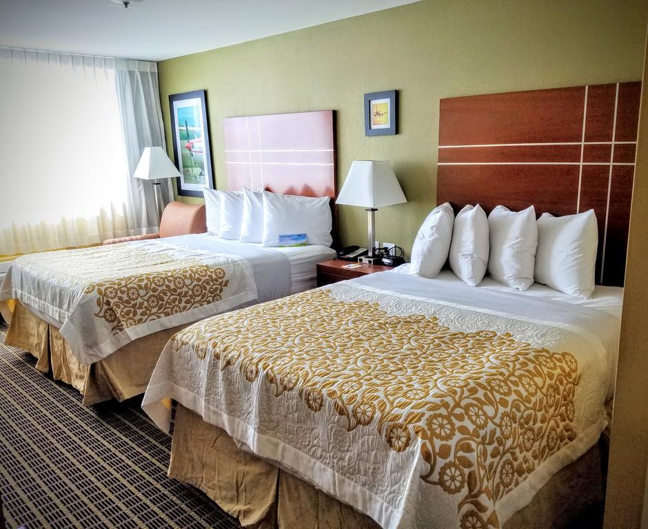 Days Inn By Wyndham Windsor Locks / Bradley Intl Airport Εξωτερικό φωτογραφία