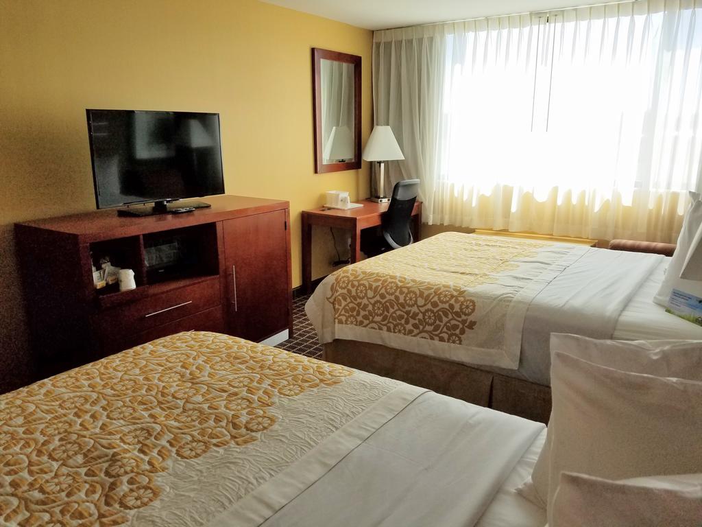 Days Inn By Wyndham Windsor Locks / Bradley Intl Airport Εξωτερικό φωτογραφία