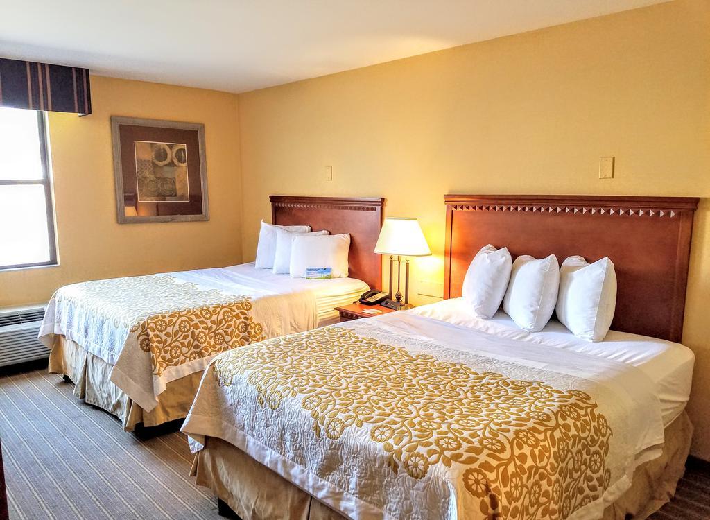 Days Inn By Wyndham Windsor Locks / Bradley Intl Airport Εξωτερικό φωτογραφία