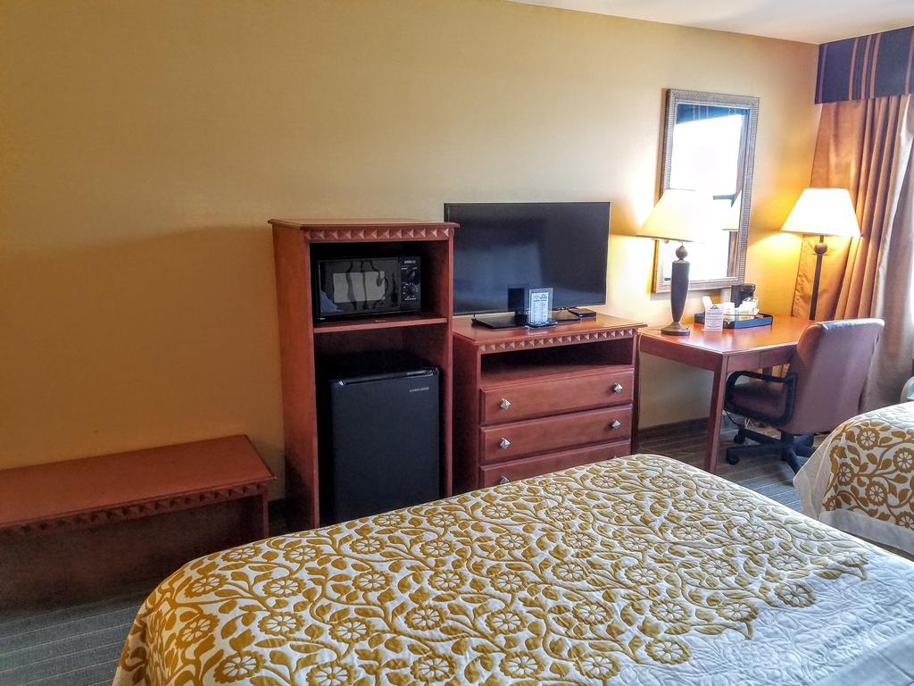 Days Inn By Wyndham Windsor Locks / Bradley Intl Airport Εξωτερικό φωτογραφία