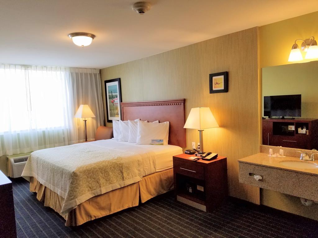 Days Inn By Wyndham Windsor Locks / Bradley Intl Airport Εξωτερικό φωτογραφία