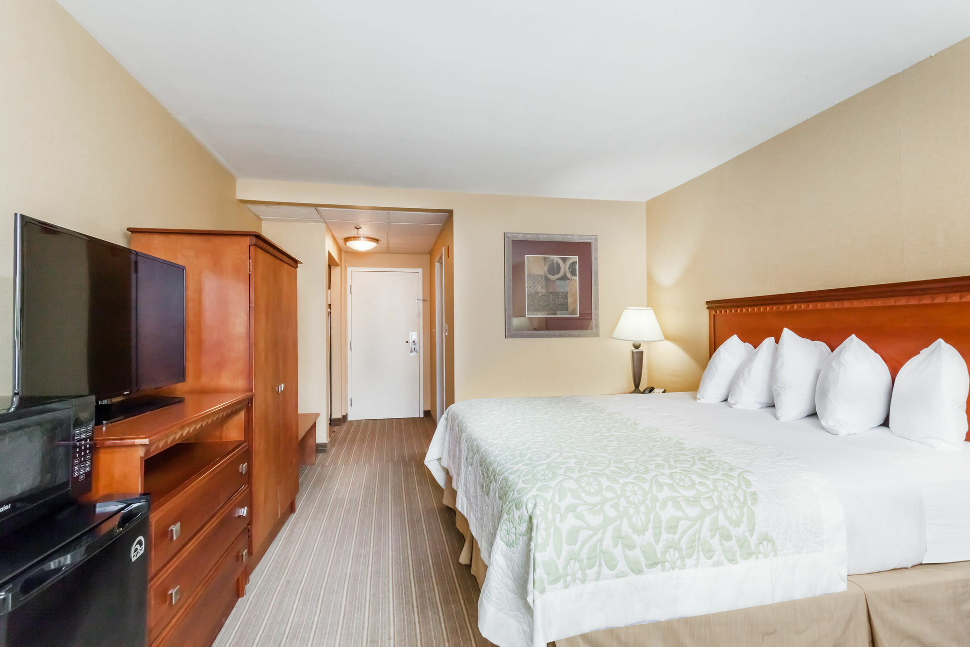 Days Inn By Wyndham Windsor Locks / Bradley Intl Airport Εξωτερικό φωτογραφία